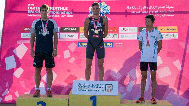 Ο Άγγελος Βασιλείου στην κορυφή του κόσμου!