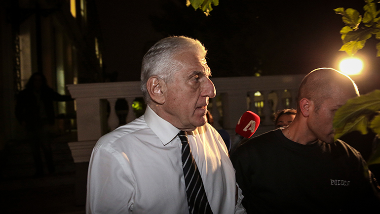 “Μπλόκο” Παπαντωνίου στο άνοιγμα των λογαριασμών