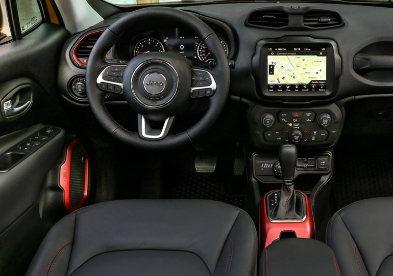 Το εσωτερικό του μικρού μοντέλου της Jeep