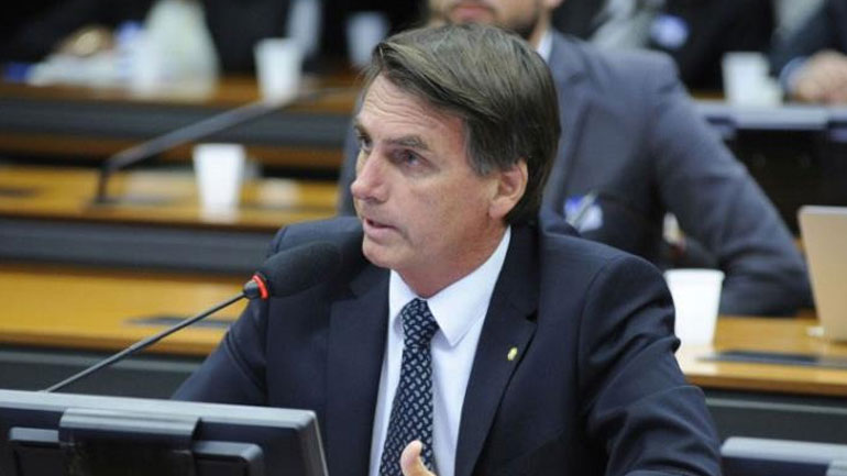 Βραζιλία: Ο Μπολσονάρου αποκλείει τη στρατιωτική επέμβαση για την ανατροπή του Μαδούρο