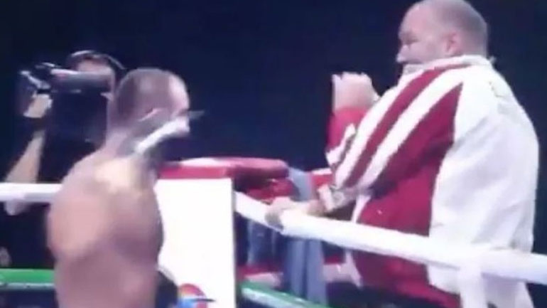 Πυγμάχος άρχισε να ρίχνει μπουνιές στον προπονητή του!