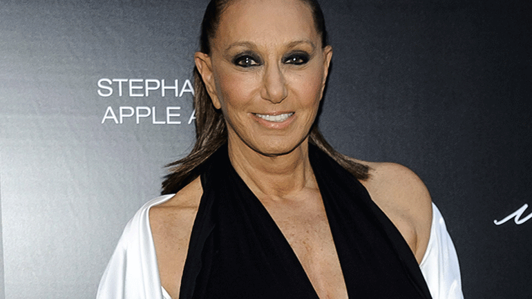 Η Ντόνα Κάραν απένειμε  τα Stephen Weiss Apple Award προς τιμήν του εκλιπόντος συζύγου της