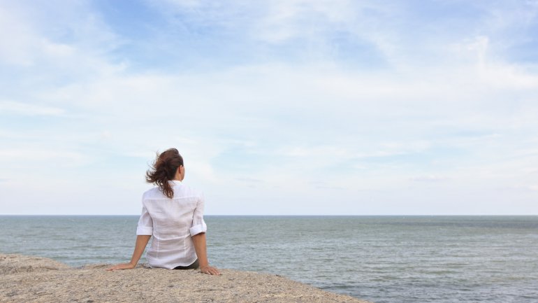 Μεγάλη μελέτη επιβεβαιώνει ότι η μοναξιά αυξάνει τον κίνδυνο άνοιας