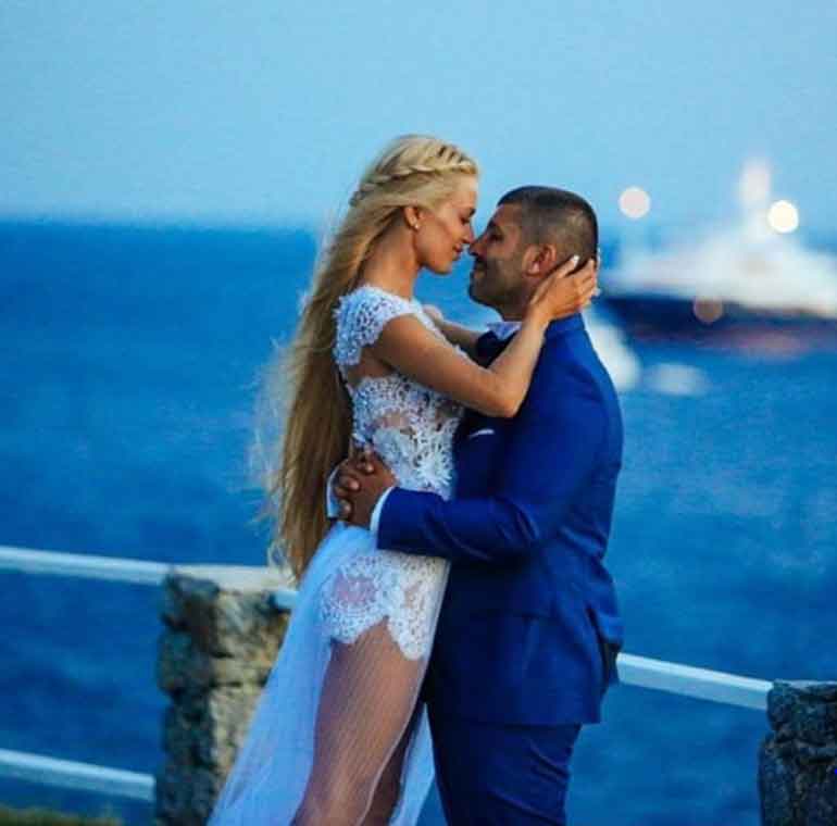 Ο επιχειρηματίας με τη σύζυγό του