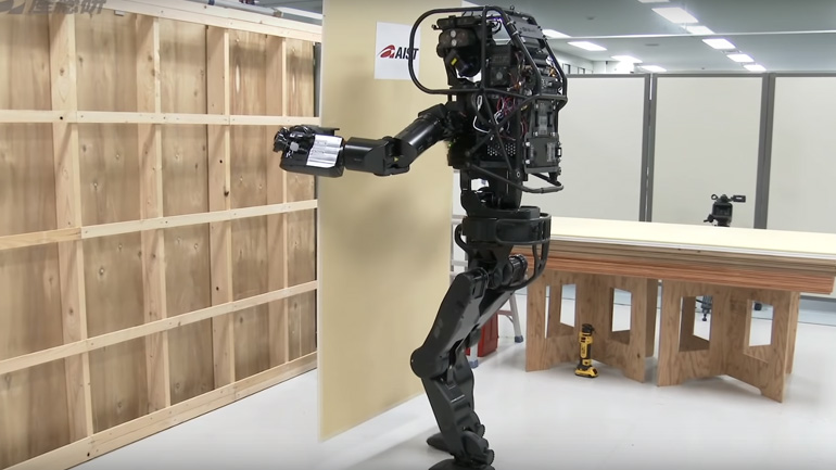 Επίδειξη του ανθρωποειδούς ρομπότ HRP-5P