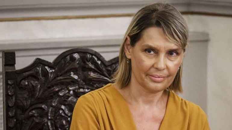 Στο πλευρό της Παπακώστα