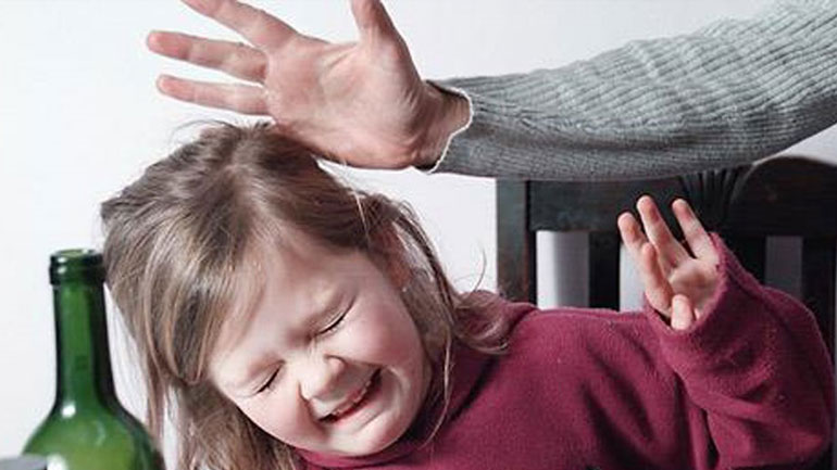 Γιατί δεν πρέπει να χτυπάτε το παιδί σας
