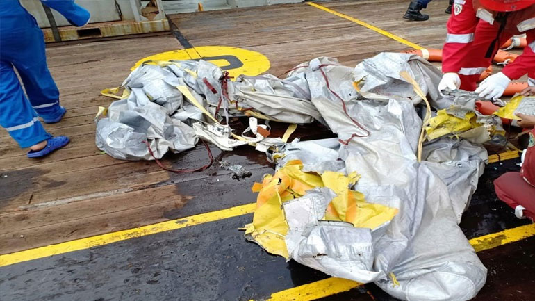 Ινδονησία: Υπάρχουν ισχυρές ενδείξεις ότι βρέθηκε το μαύρο κουτί του αεροπλάνου της Lion Air