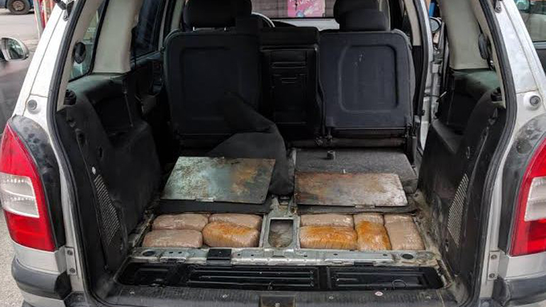 Έκρυβε στο αμάξωμα το χασίς