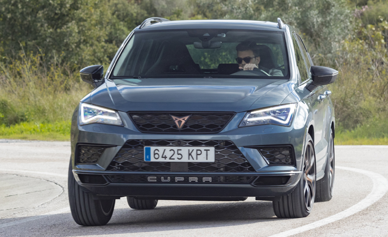 Σημαδεύεις τη στροφή, στρίβεις το τιμόνι και μπαίνεις με απόλυτη ακρίβεια