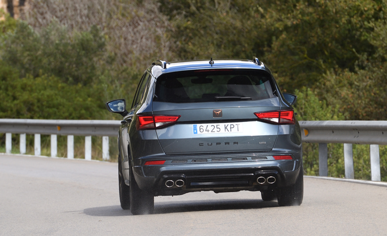 Τετραπλές απολήξεις της εξάτμισης και το νέο σήμα Cupra στο επίκεντρο