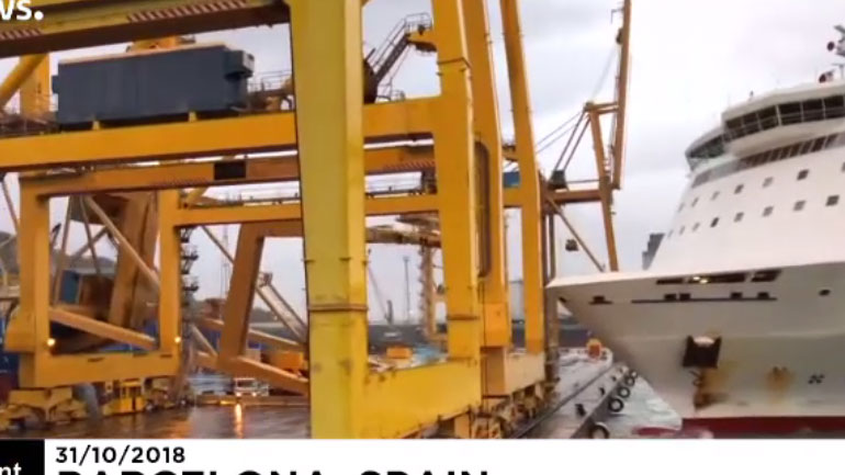 Βαρκελώνη: Πλοίο έπεσε σε γερανό στο λιμάνι της πόλης Βαρκελώνη: Πλοίο έπεσε σε γερανό στο λιμάνι της πόλης