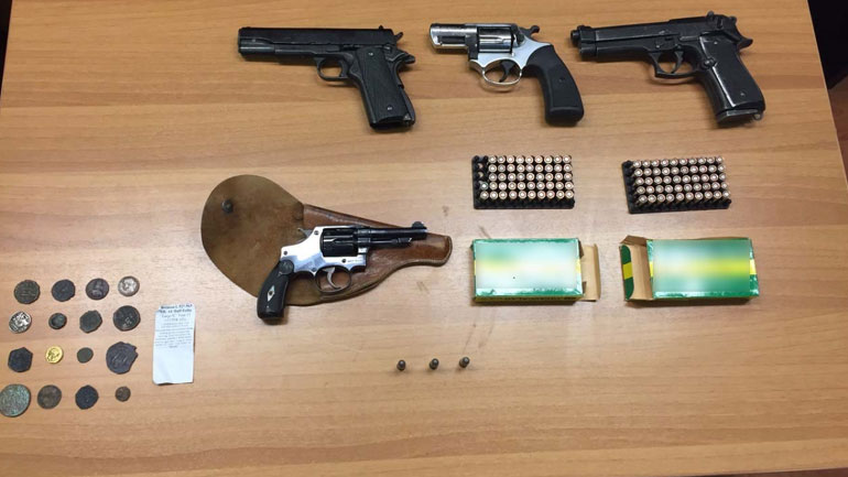 Ζευγάρι συνελήφθη για αρχαιοκαπηλία