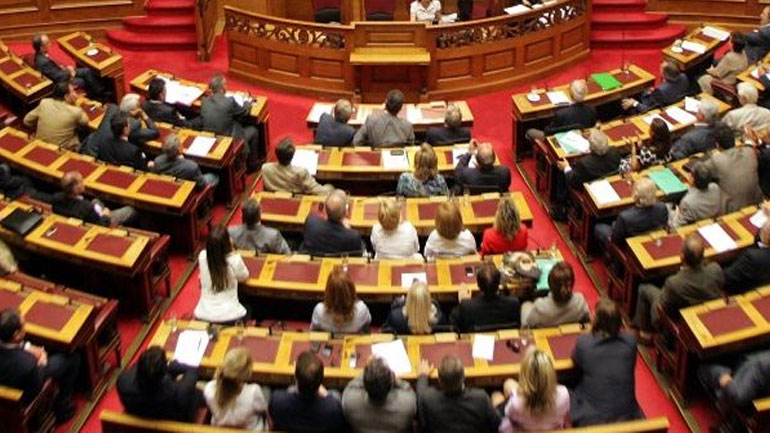 Ριψάσπιδες, καρεκλάκηδες και… αμετανόητοι