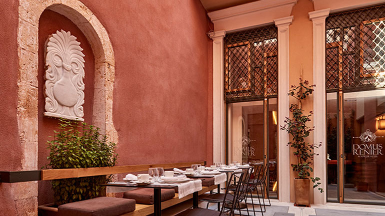 Το καλύτερο Ιστορικό Ξενοδοχείο της Ευρώπης είναι το Domus Renier Boutique Hotel στα Χανιά