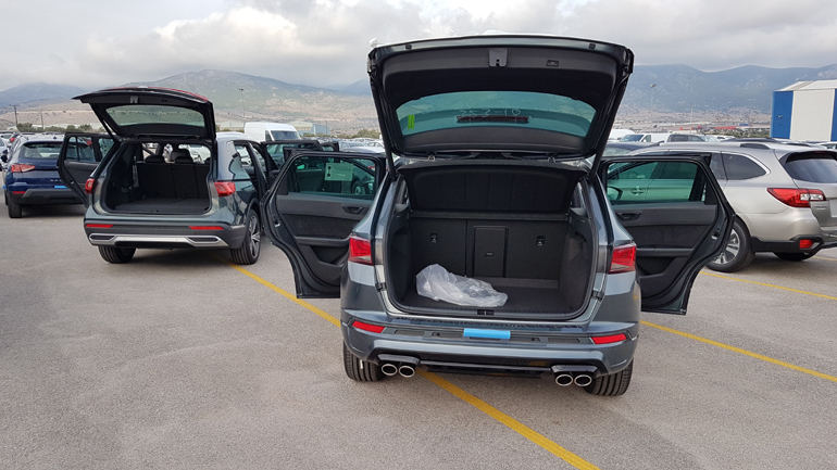 Δεξιά ο χώρος αποσκευών του Ateca και αριστερά του Tarraco