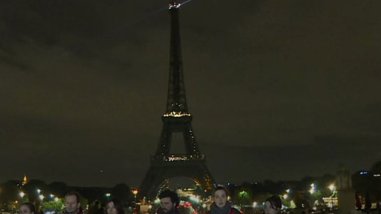 Ο Πύργος του Άιφελ έσβησε τα φώτα του για τον Τζαμάλ Κασόγκι