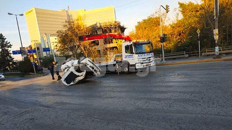 Τροχαίο ατύχημα με εκτροπή οχήματος στην Κηφισίας