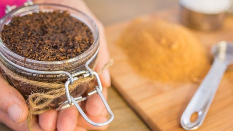 Homemade scrub κατά της κυτταρίτιδας με μόνο 2 υλικά!