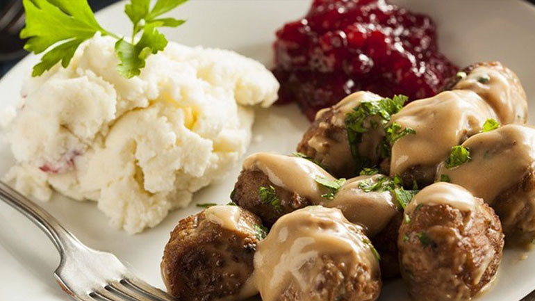 Σουηδικά κεφτεδάκια με πουρέ