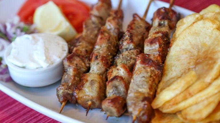 Βγήκε από την εντατική ο άνδρας που είχε πνιγεί με σουβλάκι