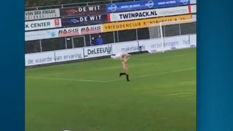 Εισέβαλε… γυμνή σε γήπεδο της Ολλανδίας