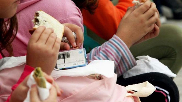 Ξεκινά σήμερα η διανομή ζεστών γευμάτων σε 950 σχολεία