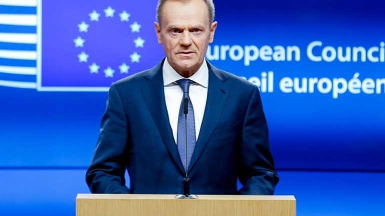 Ο Ντ. Τουσκ προειδοποιεί για τον «θανάσιμο κίνδυνο» μιας αποχώρησης της Πολωνίας από την Ε.Ε.