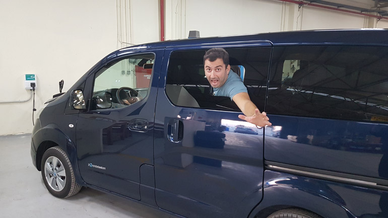 Έχουμε αρχίσει να μπαίνουμε σιγά - σιγά στην πρίζα...