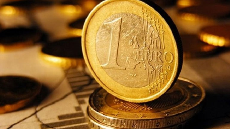 Eνισχύεται το ευρώ