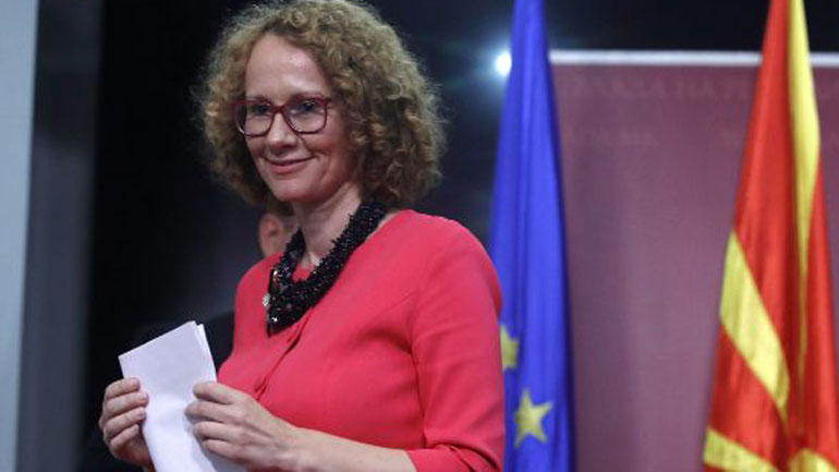 Μακεδονία ξακουστή του Αλεξάνδρου η χώρα που έδιωξες τους τύραννους κι ελεύθερη είσαι τώρα…