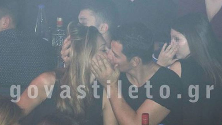 Ασυγκράτητος ο Σάκης Ρουβάς με την Κάτια Ζυγούλη σε βραδινή έξοδο στα μπουζούκια