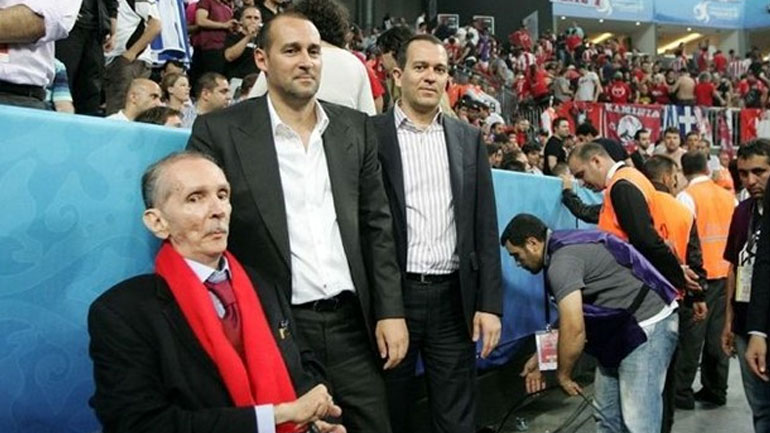 Λες να έπεσε κατάρα στην μεγάλη οικογένεια…