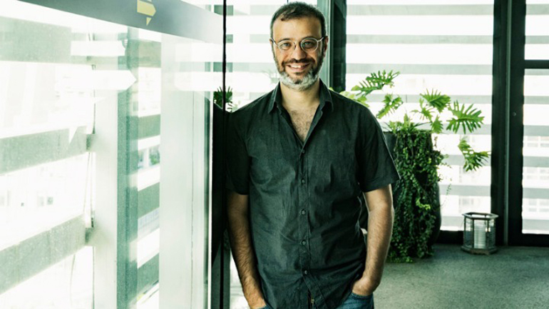 Ομάρ Αμπουσαάντα: Το θέατρο είναι ένα εργαλείο αντίστασης