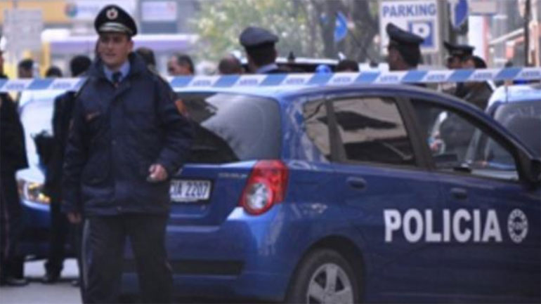 Δώδεκα άτομα έχουν προσαχθεί στο αστυνομικό τμήμα Αργυροκάστρου από τις αλβανικές αστυνομικές αρχές