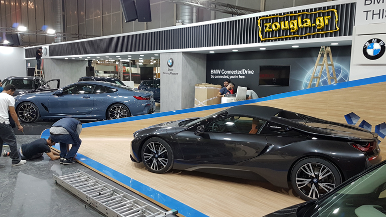 Backstage εικόνες που δεν θα δείτε πουθενά από την έκθεση αυτοκινήτου