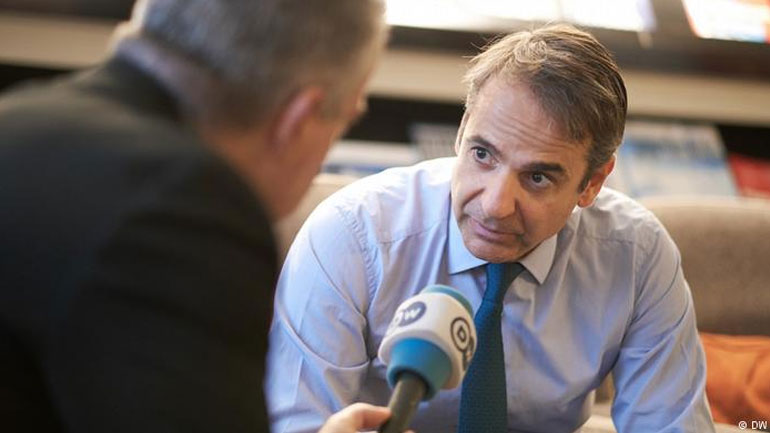 Συνέντευξη Μητσοτάκη στη DW: Όχι στη συμφωνία των Πρεσπών – Ερωτοτροπίες με το Κέντρο