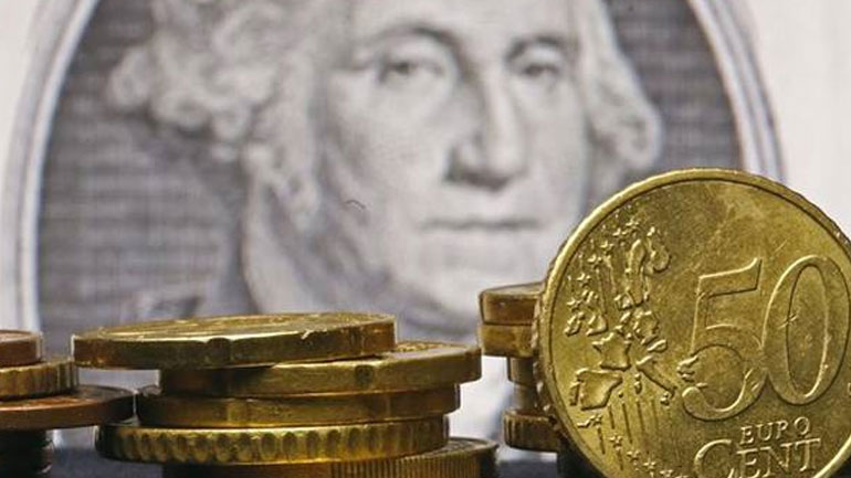 Το ευρώ υποχωρεί 0,29%, στο 1,1333 δολάρια