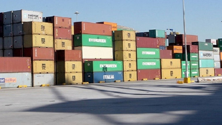 Aπαγορεύθηκε η εισαγωγή 225 τόνων ζωοτροφών στο τελωνείο του Πειραιά