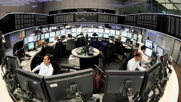 Πτώση στις ευρωαγορές – Υποχωρεί το ευρώ