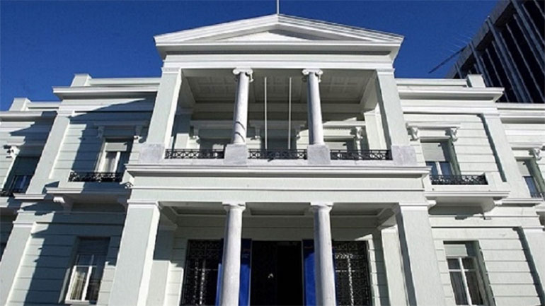 «Προσβλέπουμε σε ουσιαστικές διευκρινίσεις από την Αλβανία για την απόφασή της περί απαγόρευσης εισόδου 52 Ελλήνων»