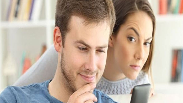 Πώς να αποβάλεις τη ζήλια από τη σχέση σου πριν να είναι πολύ αργά