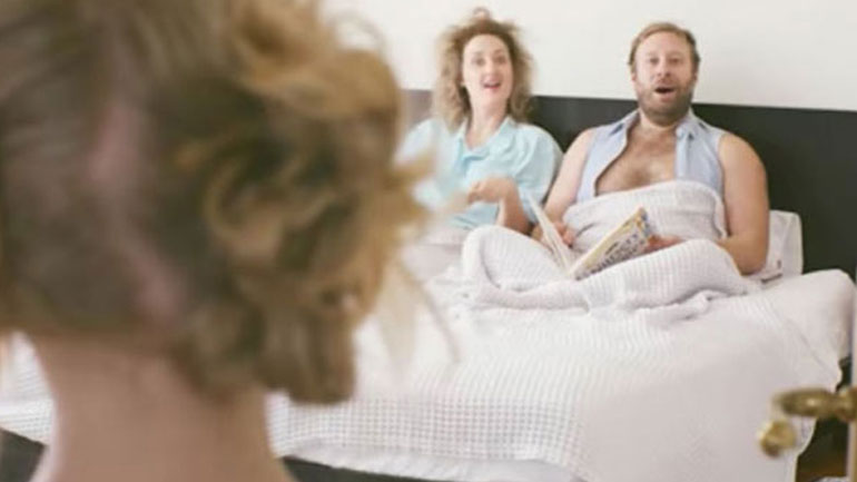 Πώς η γονεϊκή παρακολούθηση επηρεάζει τη σεξουαλική συμπεριφορά των εφήβων