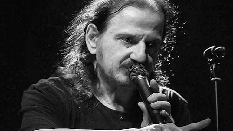 Ο Πάνος Κατσιμίχας στη μουσική σκηνή Σφίγγα!