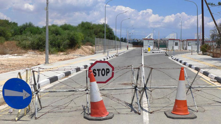 Ανοίγουν τη Δευτέρα δύο νέα οδοφράγματα προς και από την κατεχόμενη Κύπρο