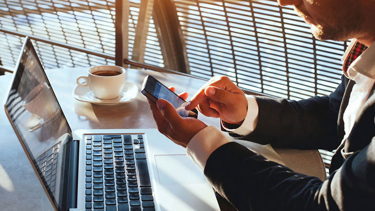 Η γαλλική Εφορία θα… ξεψαχνίζει και το facebook των φορολογούμενων!