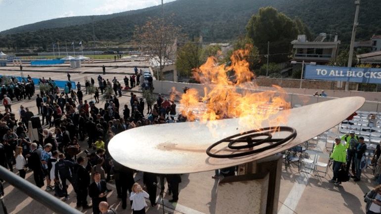 Άναψε η Φλόγα στον Μαραθώνα Άναψε η Φλόγα στον Μαραθώνα
