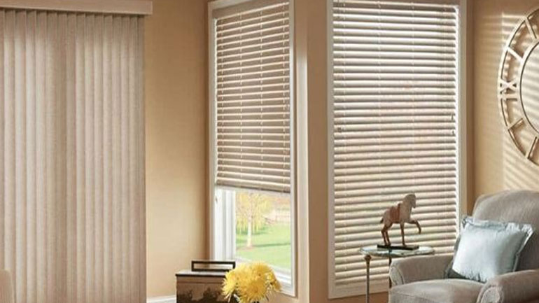 Πώς να καθαρίσετε εύκολα τα στόρια του σπιτιού σας