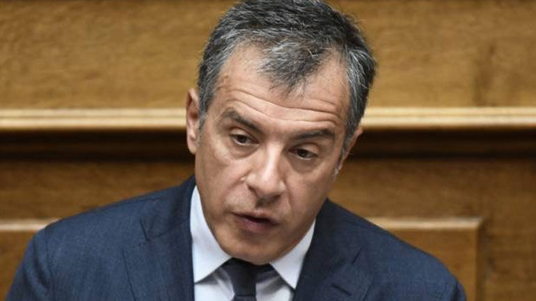 Στο Παρίσι ο Σταύρος Θεοδωράκης για το Φόρουμ για την Ειρήνη