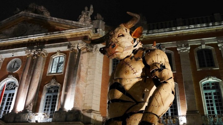 Ένας Μινώταυρος-ρομπότ στους δρόμους της Τουλούζης